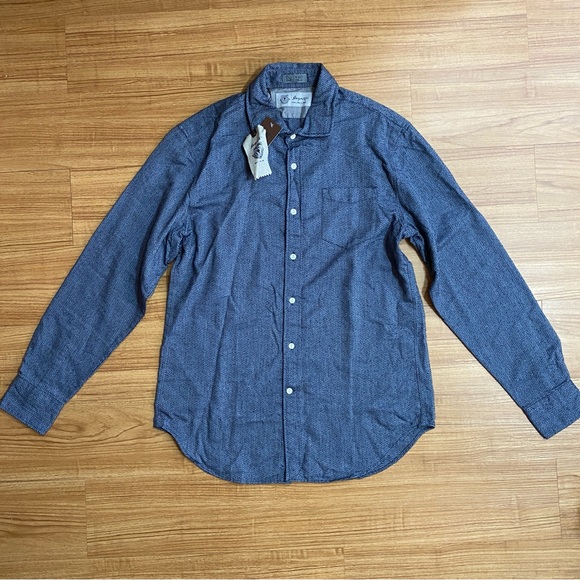 Hayati Button Down Shirt Size M